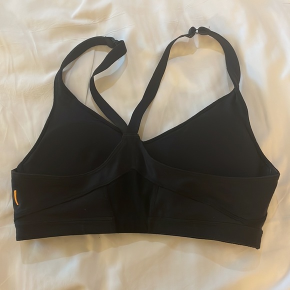 LUCY Black high impact adjustable strap sports bra w/Removable pads - Picture 2 of 7